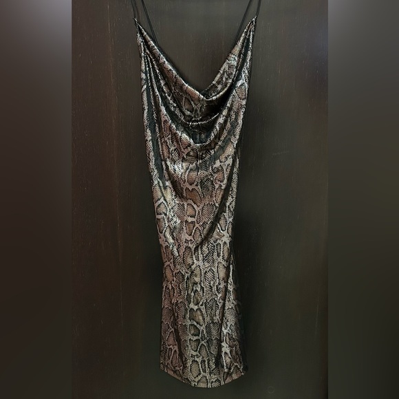 H&M METALLIC BODYCON DRESS - Picture 2 of 5